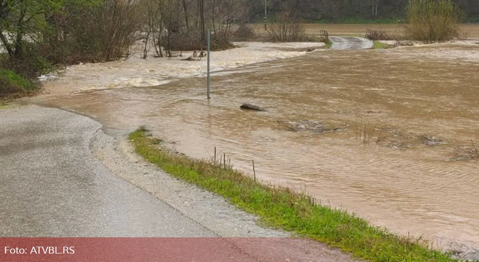 Raste vodostaj Une, u toku priprema za izgradnju zečijih nasipa