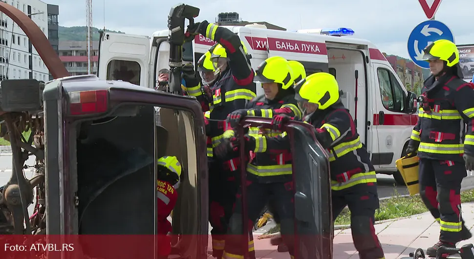 Vatrogasci i medicinski radnici pokazali spremnost da odgovore najtežim situacijama