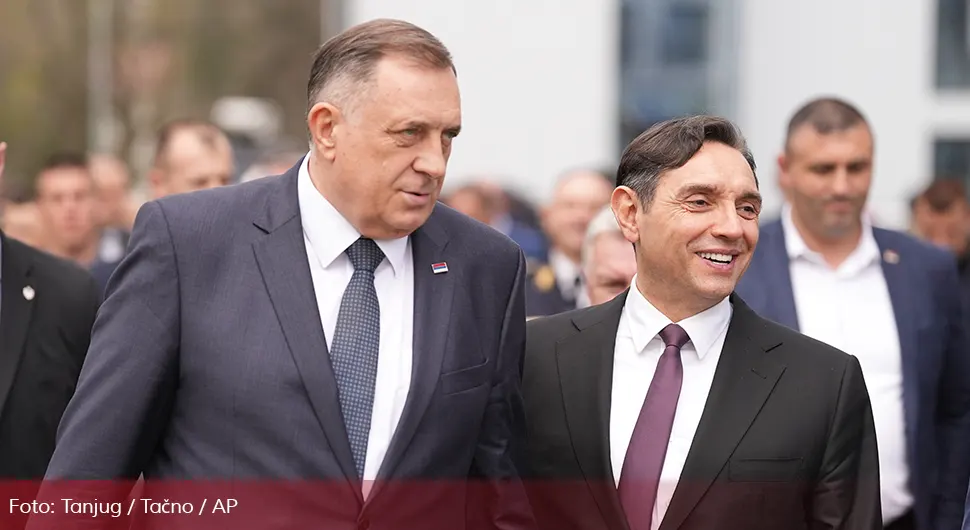 Dodik-Vulin: Ove godine prvi vojni piloti iz Srpske školovani u Beogradu