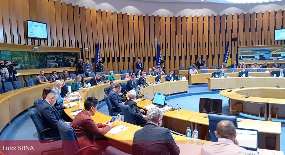 Počela sjednica Doma naroda: Na dnevnom redu smjena srpskog kadra