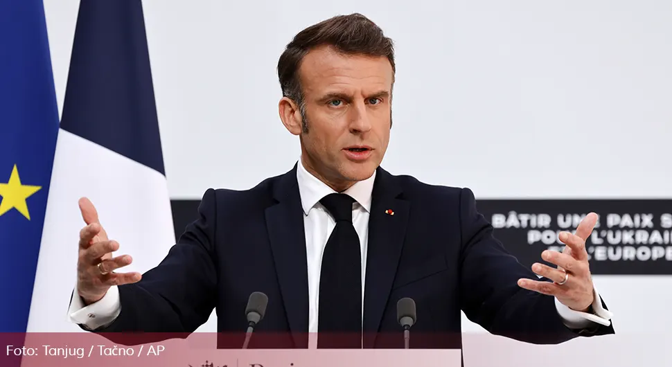 Огласио се Макрон о убиству у џамији: Расизам и мржња темељена на религији не могу имати мјеста у Француској