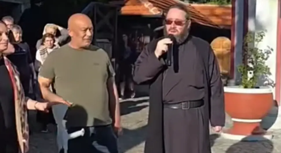 Čudo u manastiru Tumane na Veliki petak: Čovjek bacio štake i prohodao