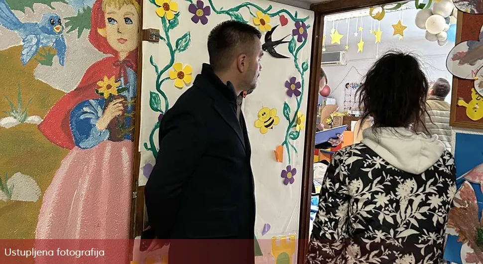 Načelnik: Troje djece prevezeno u Dom zdravlja nakon urušavanja fasade u vrtiću