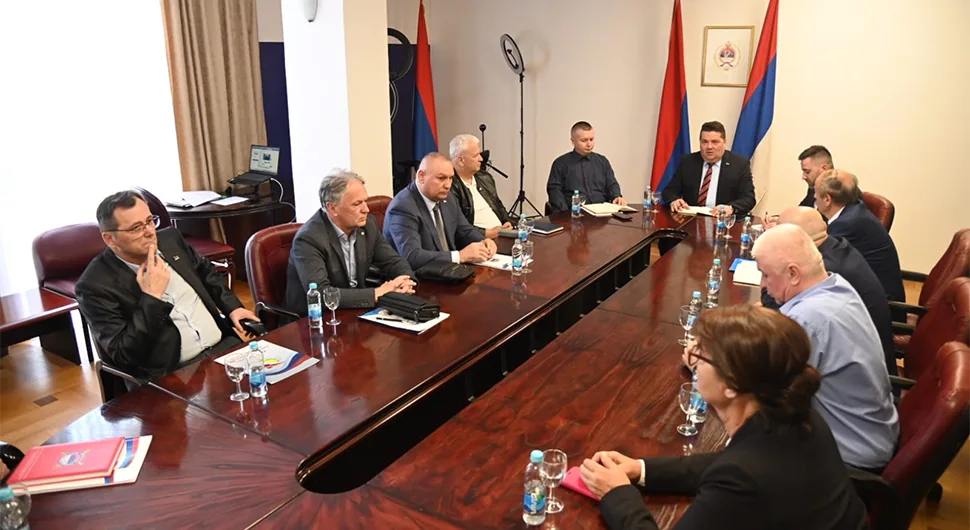Подршка доношењу новог устава и од организација проистеклих из одбрамбено-отаџбинског рата