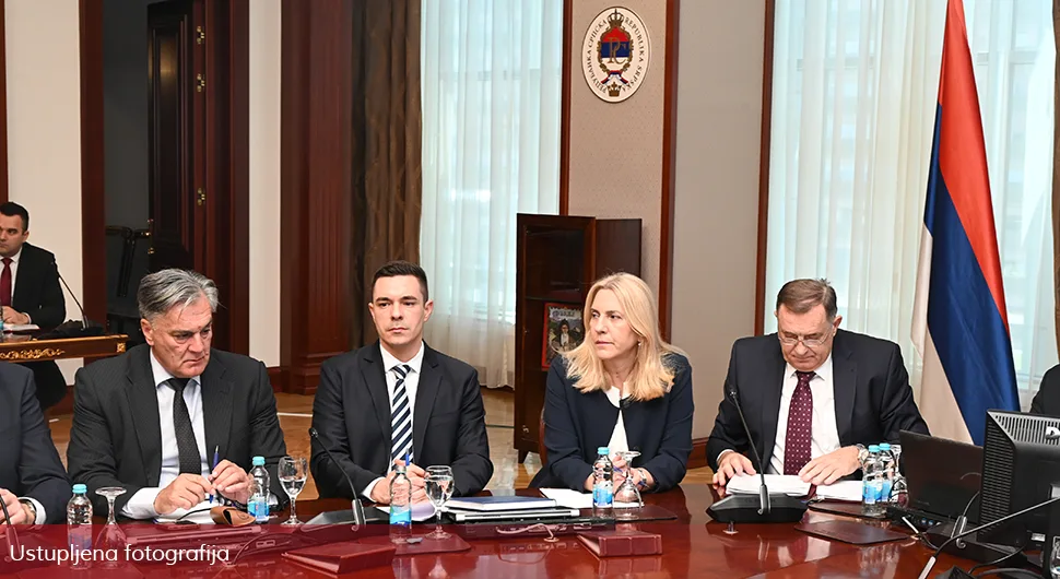 Додик: Затражити статусни пријем у безбједносни споразум Србије и Мађарске