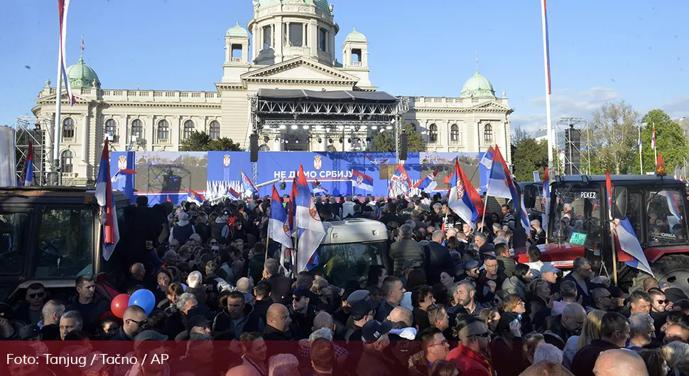 Počeo centralni skup u okviru sabora ''Ne damo Srbiju'': Prisustvuju Dodik i Stevandić