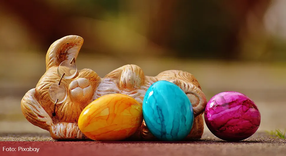 Zaboravite na tradicionalno farbanje jaja: Ovaj trik su koristile naše bake i potpuno je prirodan