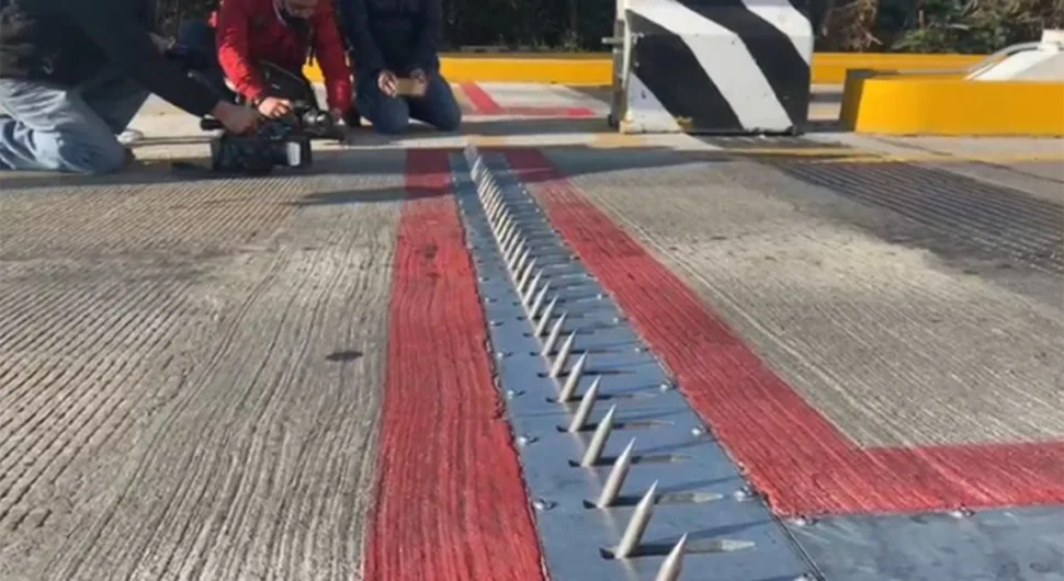 Гранична полиција БиХ набавила бодљикаве траке за принудно заустављање возила
