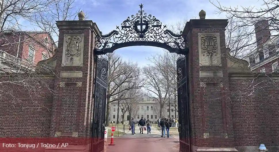 Трамп пријети да ће Харварду одузети статус ослобођења од пореза