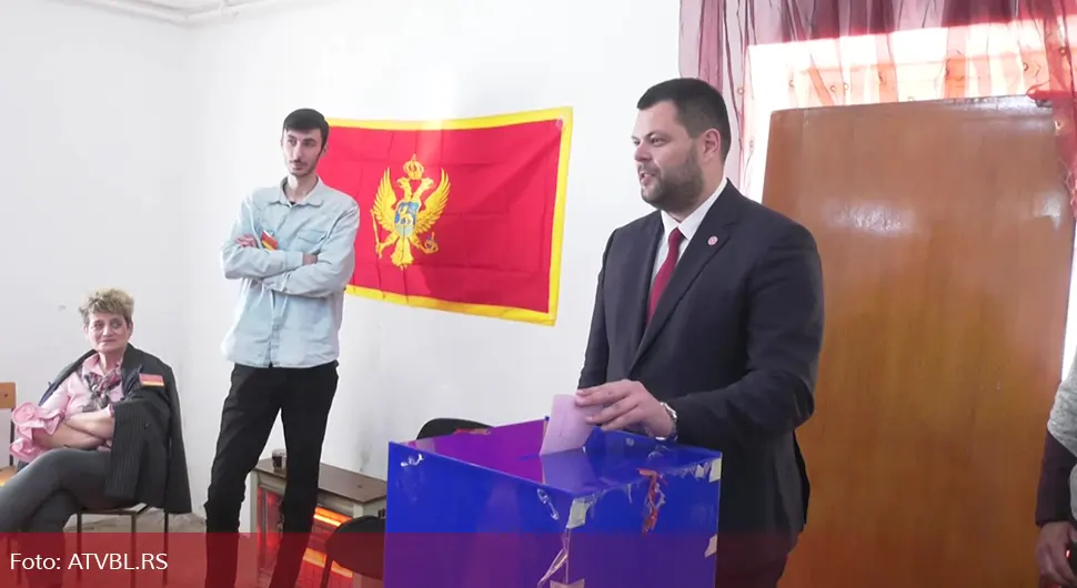 Никшићани гласали: Једни славе демократију, други неће пред нашу камеру