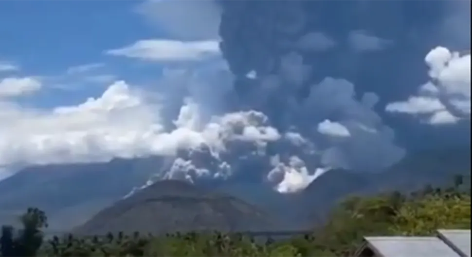 Indonezija proglasila najviši nivo uzbune zbog erupcije vulkana