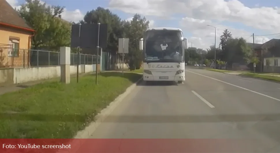 Жељко спријечио трагедију након што је видио да се аутобус запалио: 'Врата се не отварају а путници унутра'