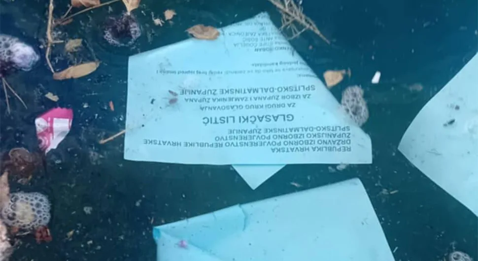 Glasački listići završili u moru: Еvo objašnjenja zašto