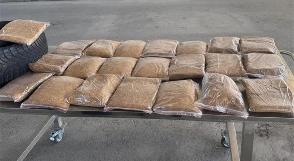 Državljanin BiH pao sa duvanom: 11 kilograma sakrio u rezervni točak