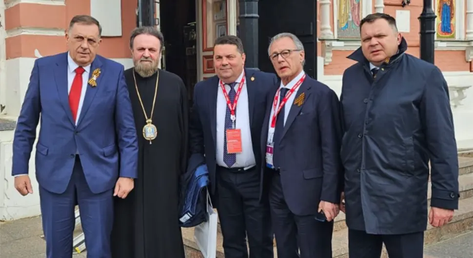 Додик у српском православном храму разговарао са епископом ремезијанским Стефаном