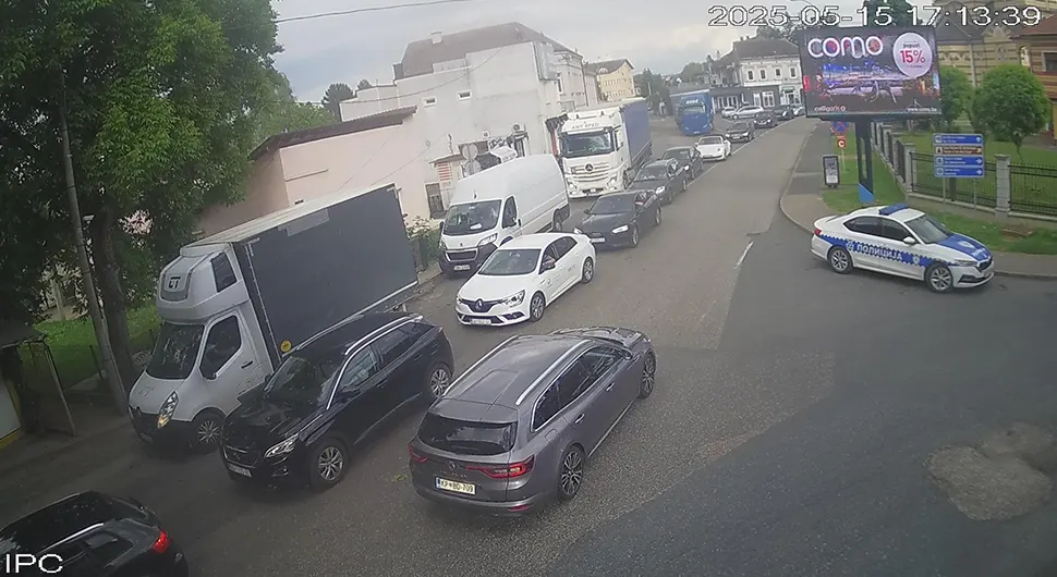 Gužva na graničnom prelazu Gradiška