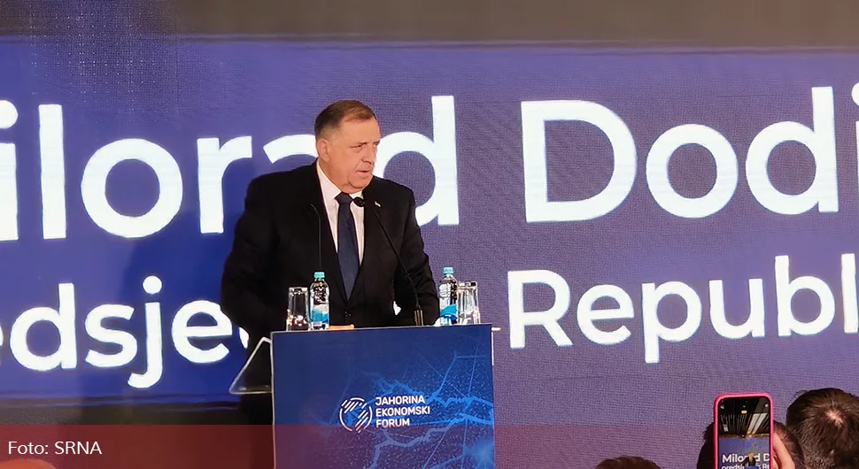 682c4243c7033-dodik.webp