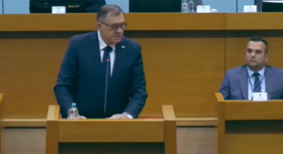 682d8e0cf0873-dodik1.webp