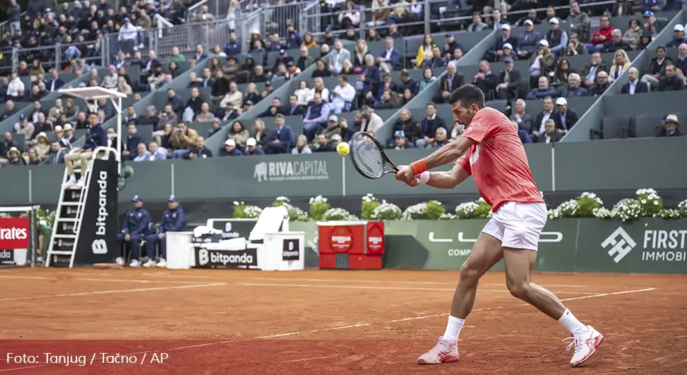 Novak Đoković bijesan na svoje trenere: ''Veze s mozgom nemate''