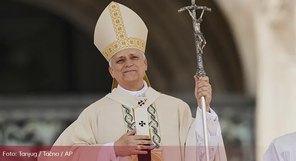 Šta predstavlja prsten koji nosi papa