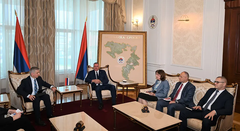 Предсједник Владе Српске са делегацијом Мисије ММФ-а