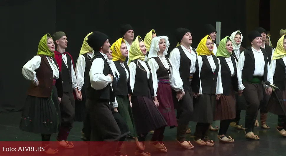 Sutra međunarodna smotra folkora