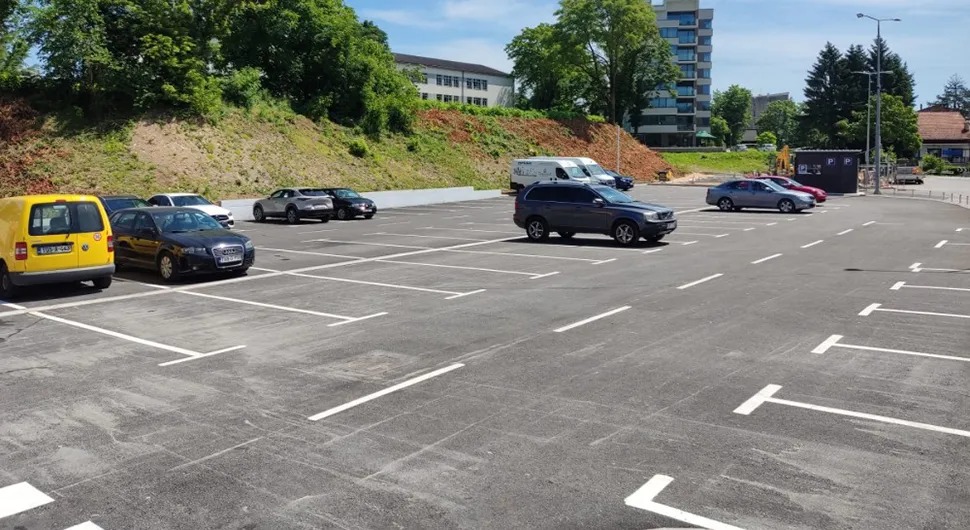 Banjaluka dobila novi parking: Ovo su cijene