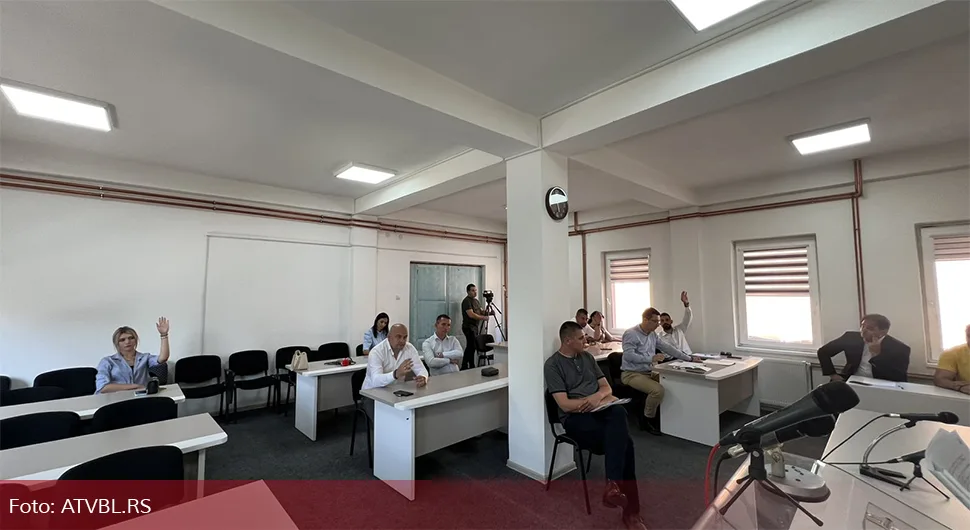 Бурно у Гацку: Заказали па прекинули тематску сједницу