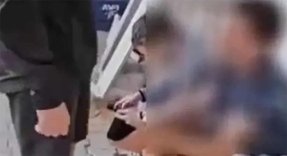 Horor: Dječak mjesecima trpi teror, isplivao snimak na kom ga šamaraju