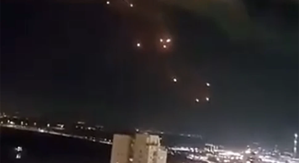 Prvi snimci iranske osvete: Gori nebo nad Izraelom