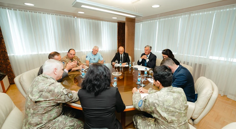 Каран са командантом ЕУФОР-а: Нема безбједносних пријетњи