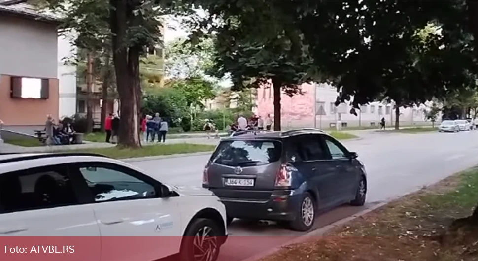 Присталице Милана Миличевића се разилазе испред Градске управе