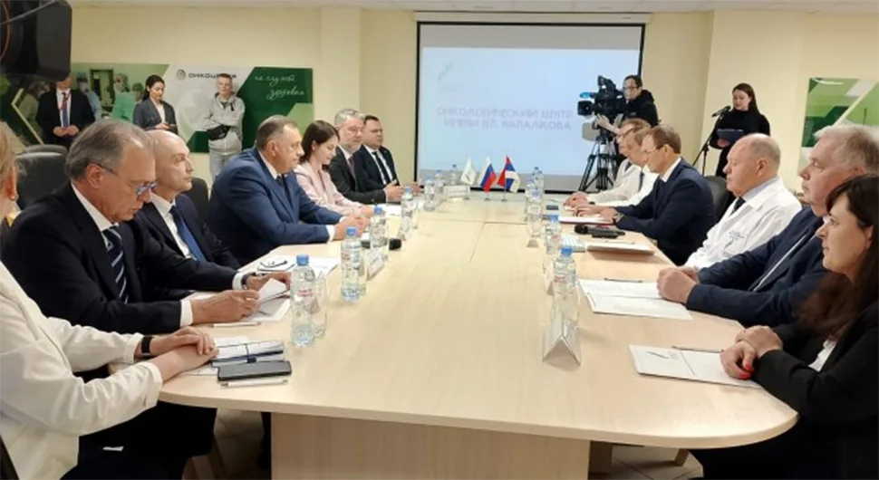 Делегација Српске у посјети Онколошком центру у Русији
