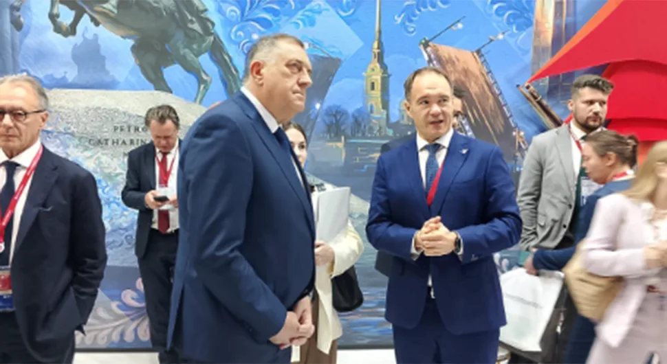 Predsjednik Dodik posjetio štand Sankt Peterburga na Međunarodnom ekonomskom forumu