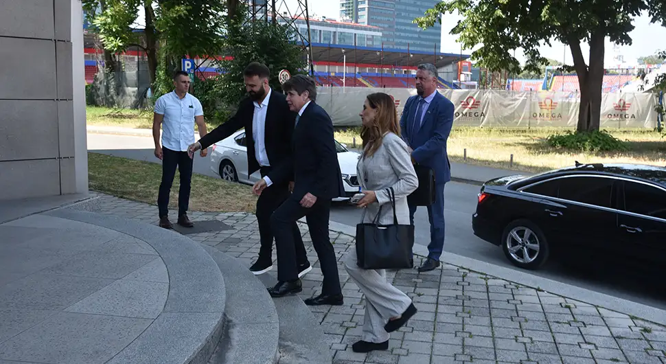 Поносан на коријене: Род Благојевић приликом посјете АТВ-у присутне поздравио на српском