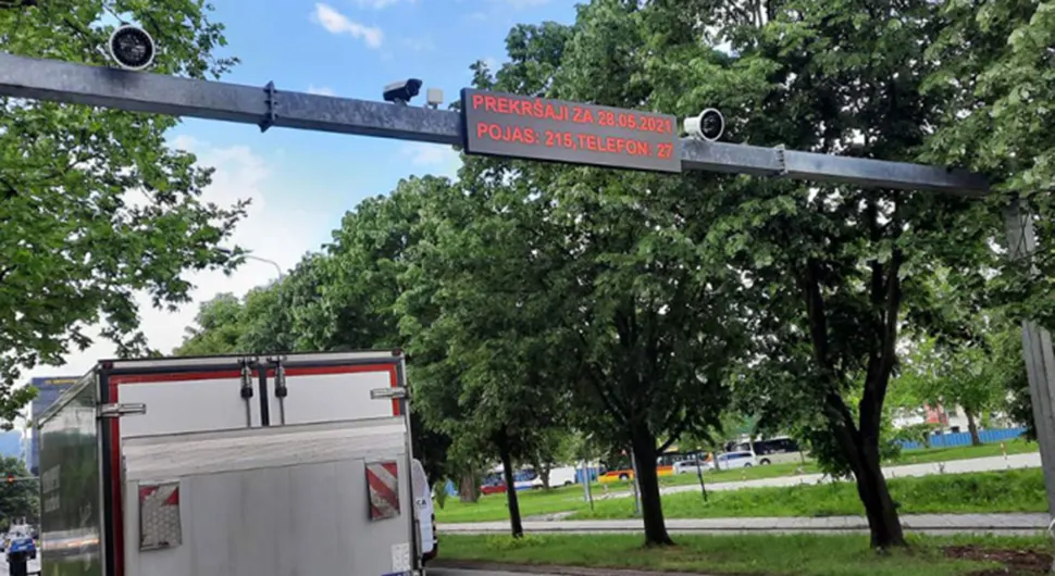ANPR kamere širom Srpske: Pljušte kazne zbog pojasa i telefona!
