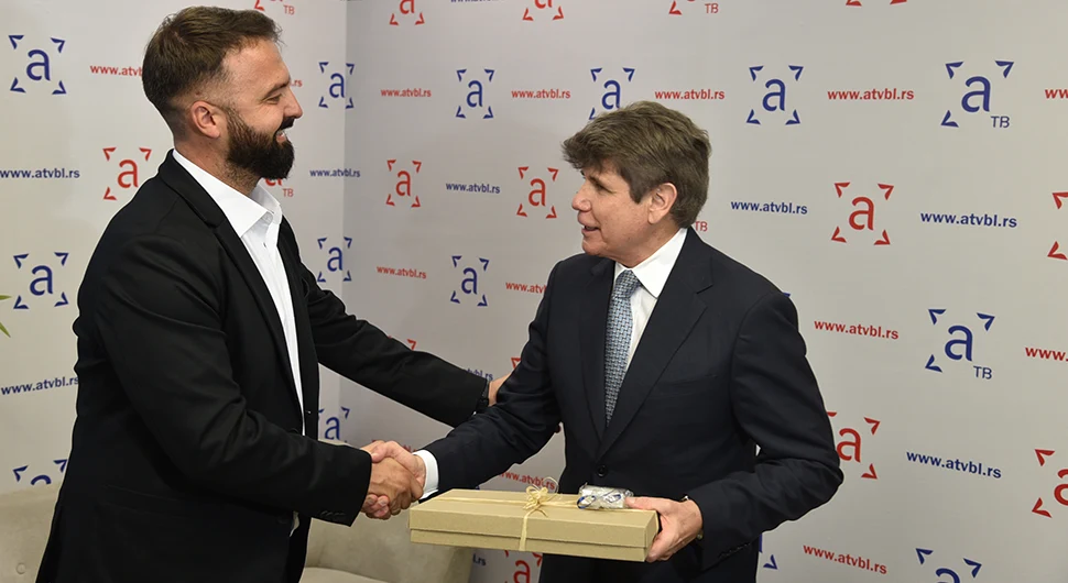 Директор АТВ-а уручио поклон Роду Благојевићу