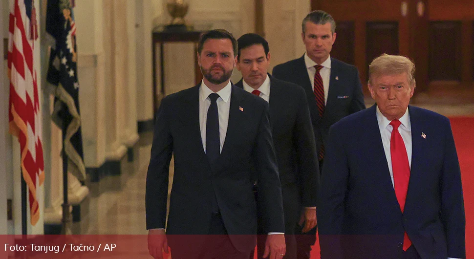 Бијела кућа објавила фотографије Трампа и његовог тима током напада на Иран
