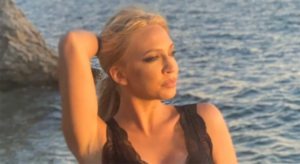 Милица Тодоровић провокативном фотографијом са плаже изазвала буру коментара