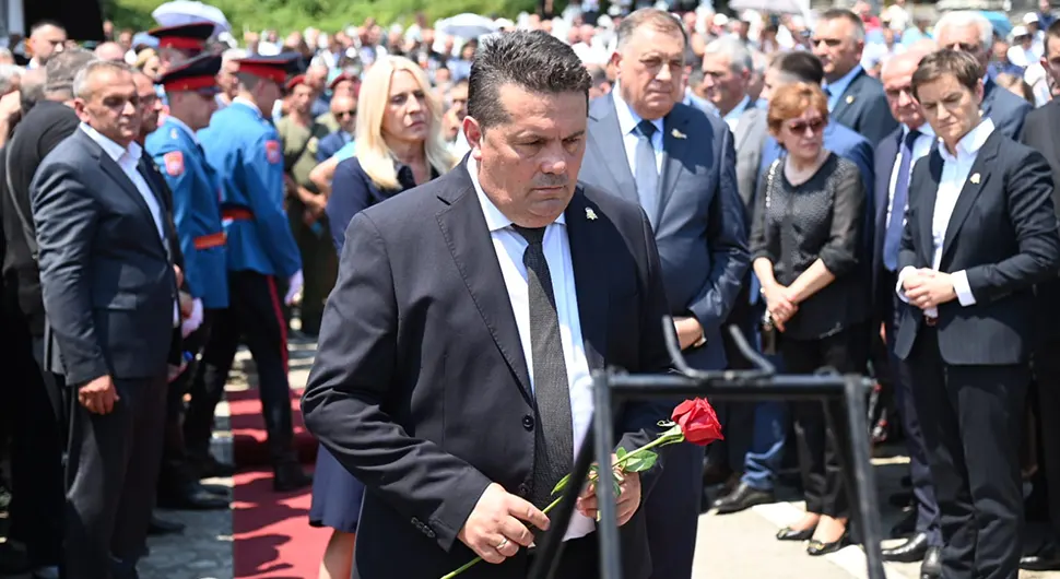 Stevandić: Vječni pomen za srpske žrtve srednjeg Podrinja i Birča