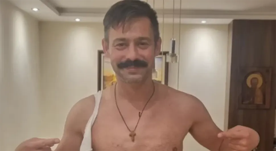 Милану исцијепали мајицу, не скида осмијех са лица након рођења сина