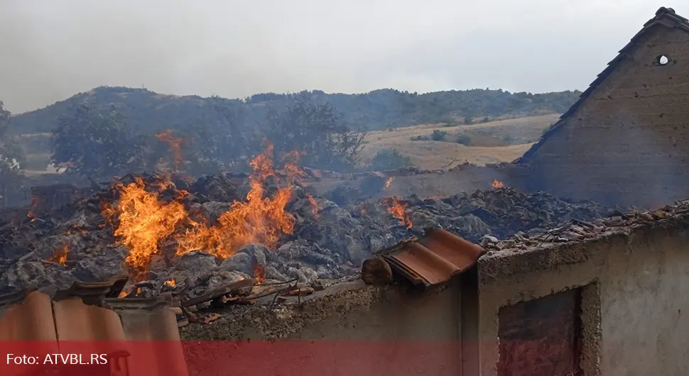 Tužni prizori sa juga Srpske: Izgorjela tri objekta, vatrogasci obuzdali vatru