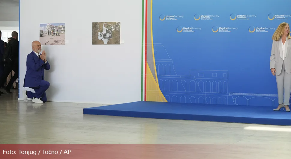 Еди Рама поново клекнуо пред Ђорђу Мелони