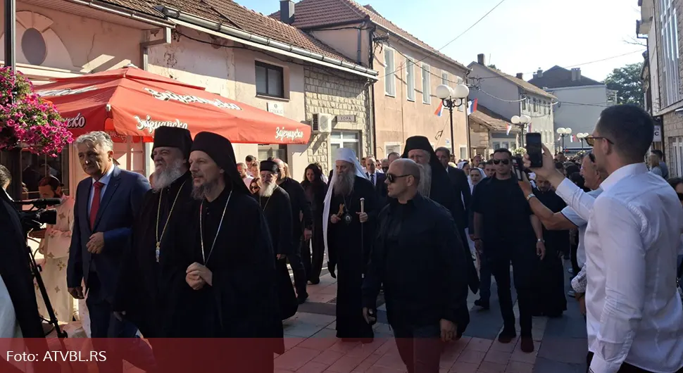 Патријарх Порфирије: Српски народ да чува православну вјеру и живи са њом
