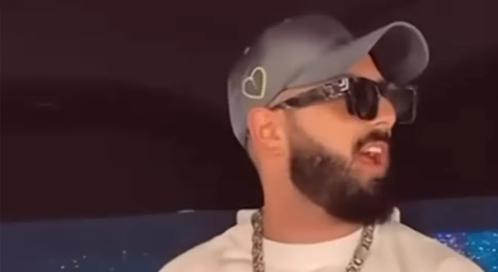 Sajfer imao nastup samo tri dana nakon pucnjave