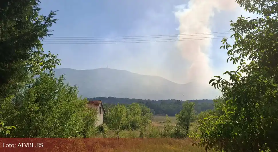 Тешка ситуација: Избио пожар у селу код Требиња, ватра се шири