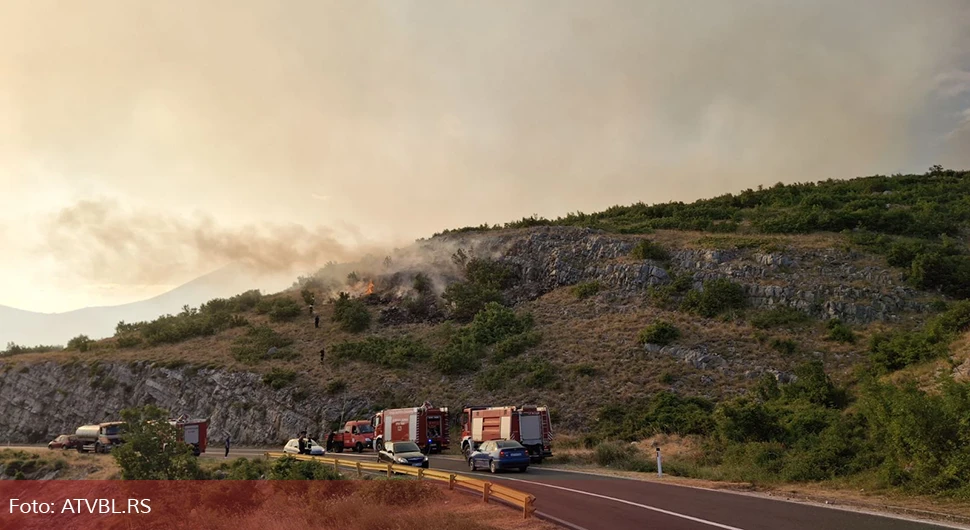 Vatra se spušta ka putu, borba s požarom na Leotaru ne prestaje