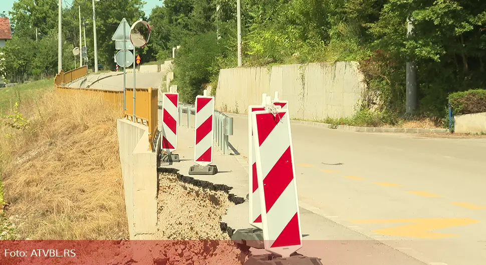 Огорчење у Пријечанима никад горе, пут у катастрофалном стању
