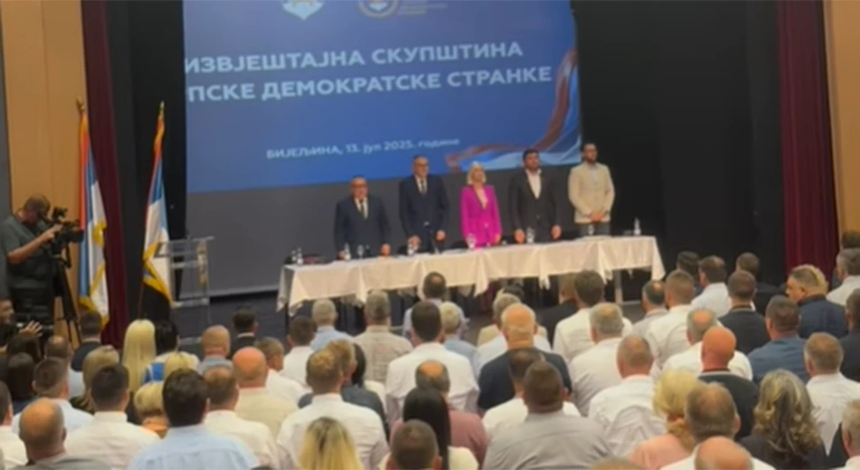 Haos na sjednici: Pljušte ostavke i optužbe u SDS-u