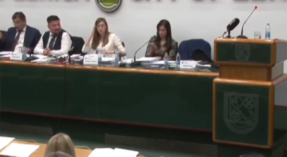 Predsjedavajuća Skupštine rekla da odbornik 'jede ...': Nije znala da je mikrofon upaljen